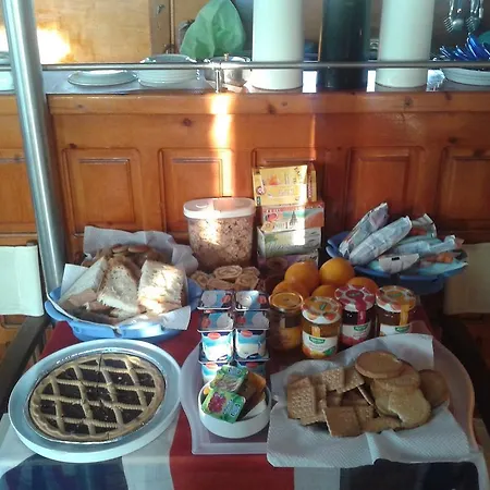 Botel Boat & Breakfast Caicco Freedom Venedig