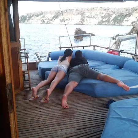 Boat & Breakfast Caicco Freedom 2*