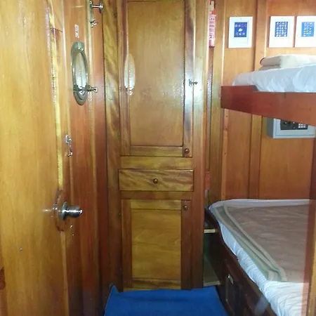 Úszó hotel Boat & Breakfast Caicco Freedom Velence