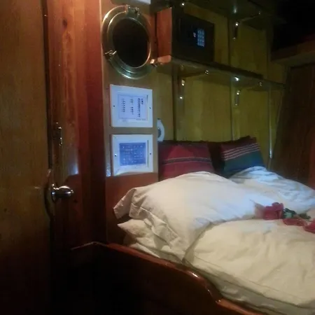 Boat & Breakfast Caicco Freedom 2* Velence