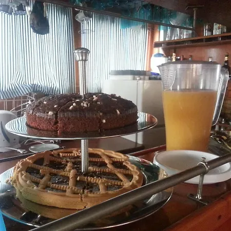 Boat & Breakfast Caicco Freedom 2*