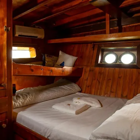 Boat & Breakfast Caicco Freedom Botel
