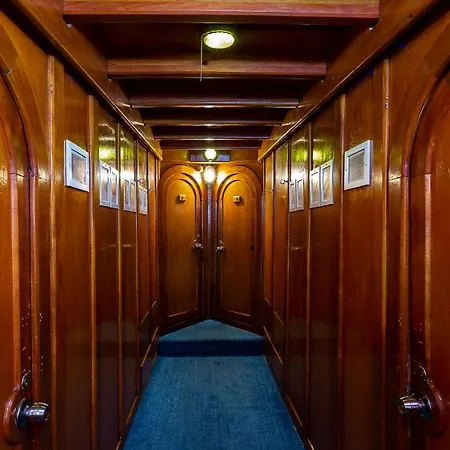 Úszó hotel Boat & Breakfast Caicco Freedom 2*