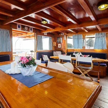 Boat & Breakfast Caicco Freedom 2*