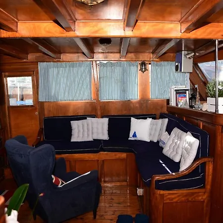 Boat & Breakfast Caicco Freedom 2* Velence